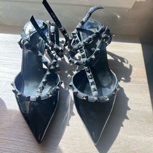 AUTHENTIC VALENTINO ROCK STUD HEELS - 38 Noir